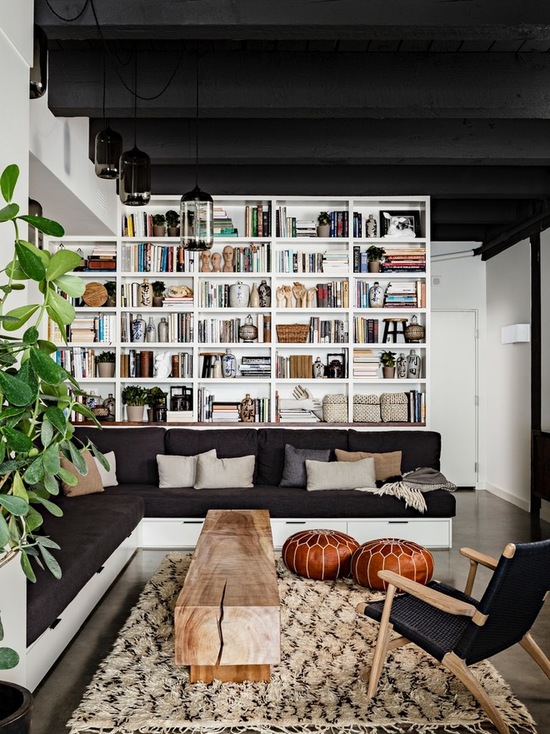 decoracao-de-sala-com-sofa-preto (2)